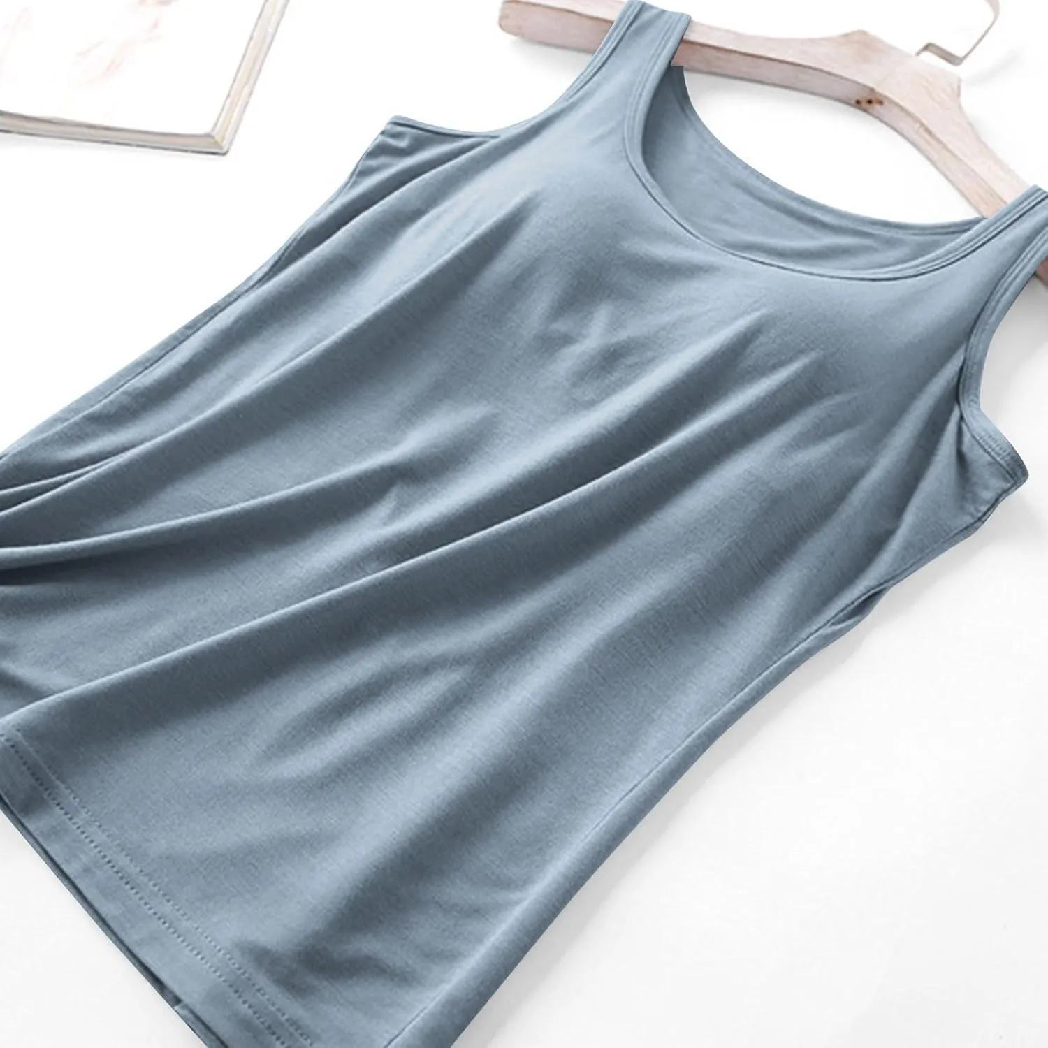 Fashion 2025 Built-in-Bra Tank Tops for Women Sleeveless Workout Yoga Undershirts Casual Comfy Basic Tees