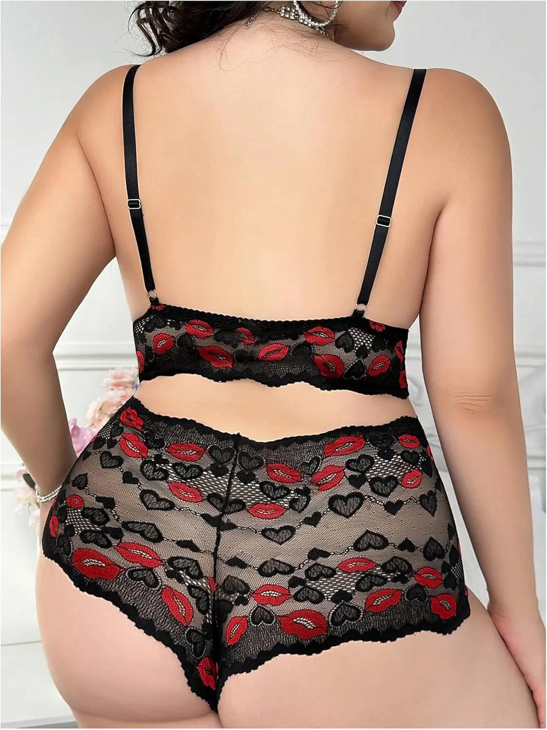 WDIRARA Women's Plus Size 2 Piece Lingerie Set Lip Print Lace Bra and Panty Set